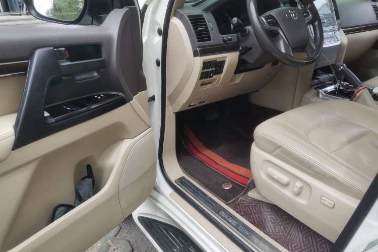 Used Toyota Land Cruiser  Driver Seat