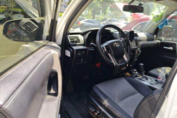 Used Toyota Land Cruiser  Driver Seat