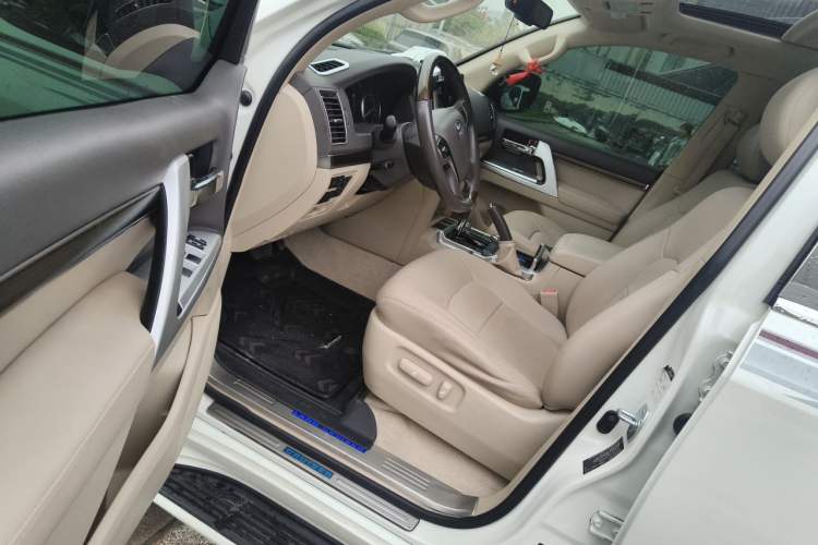 Used Toyota Land Cruiser  Driver Seat