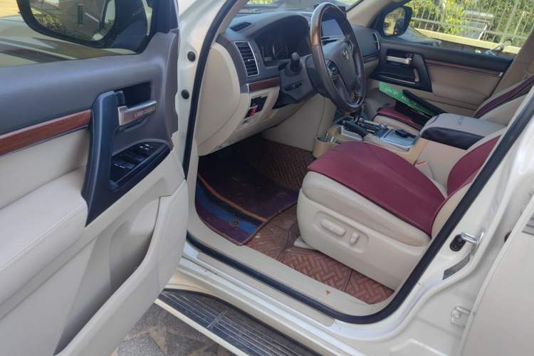 Used Toyota Land Cruiser  Driver Seat