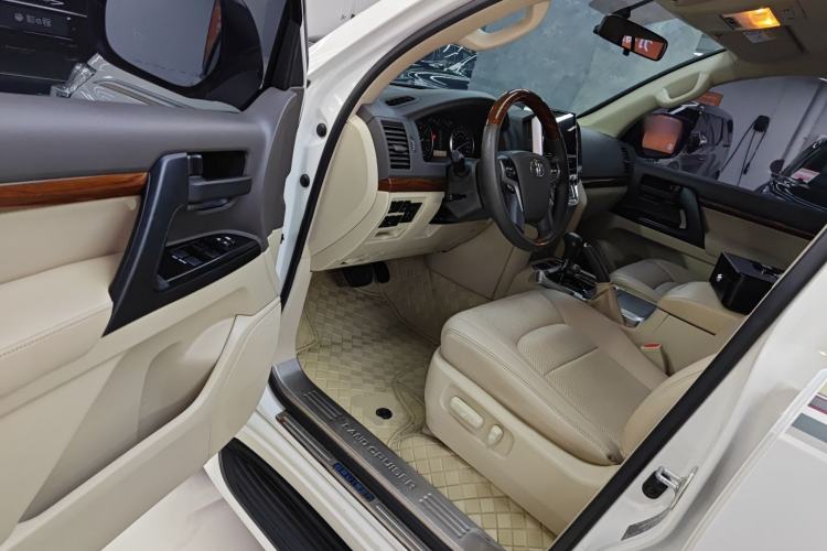 Used Toyota Land Cruiser 2019 4.0L GX-R 5-Seater Parallel Import Driver Seat