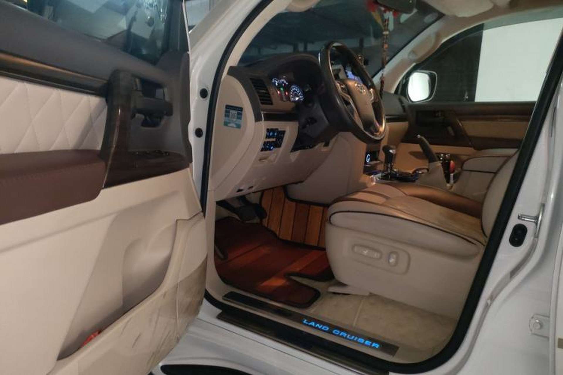 Used Toyota Land Cruiser  Driver Seat