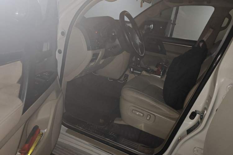 Used Toyota Land Cruiser  Driver Seat