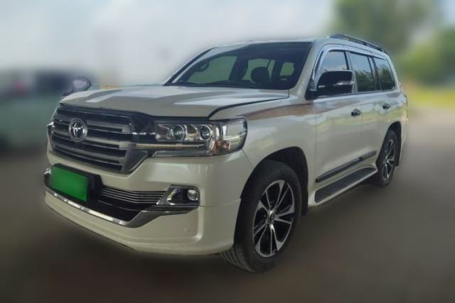 Toyota Land Cruiser Land Cruiser, 2019 model, 4.6-liter automatic, seven seats مستعملة