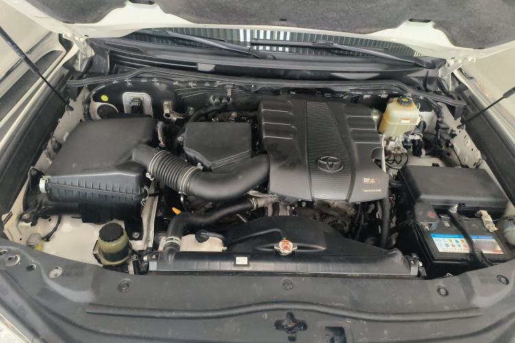 Used Toyota Land Cruiser 2019 4.0L GX-R 7 Seats Parallel Import Engine Bay
