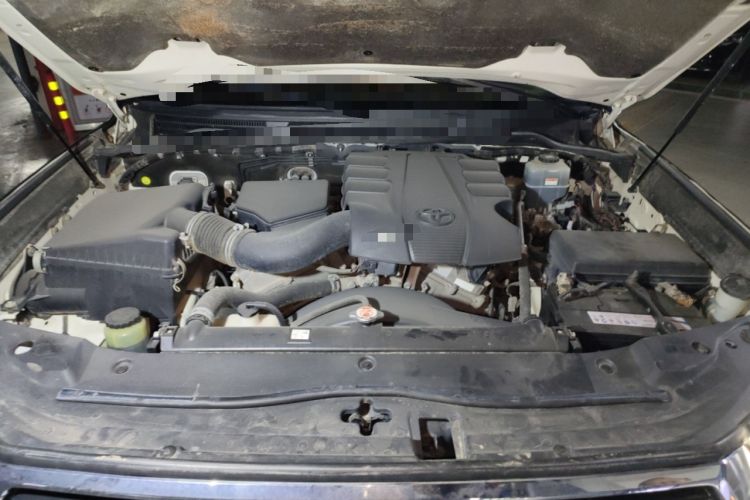 Used Toyota Land Cruiser 2019 4.0L 7-Seater Automatic Transmission Middle East Version Engine Bay