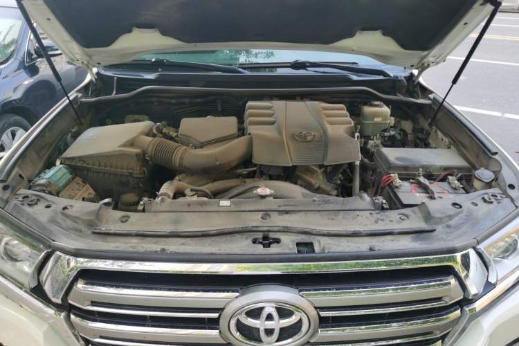 Used Toyota Land Cruiser 2019 4.0L GX-R 7 Seats Parallel Import Engine Bay