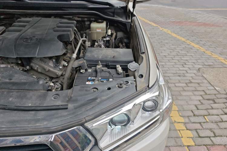 Used Toyota Land Cruiser  Engine Bay Left