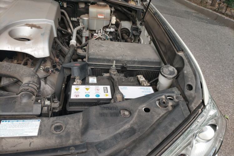 Used Toyota Land Cruiser 2019 5.7L 7-Seater Middle East Version Engine Bay Left