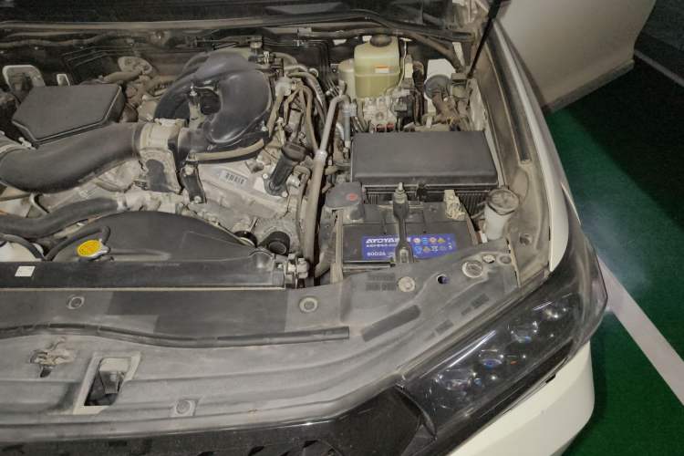 Used Toyota Land Cruiser 2019 4.0L GX-R 5-Seater Parallel Import Engine Bay Left