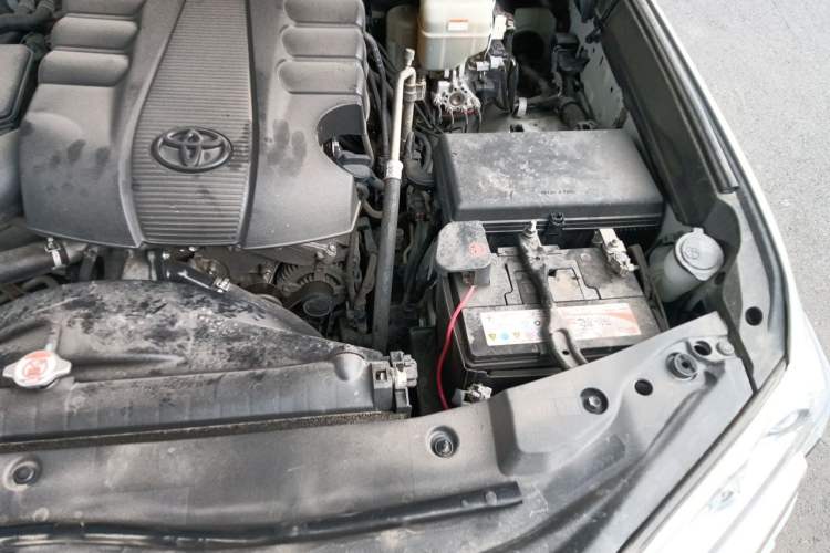 Used Toyota Land Cruiser 2019 4.0L 7-Seater Automatic Transmission Middle East Version Engine Bay Left