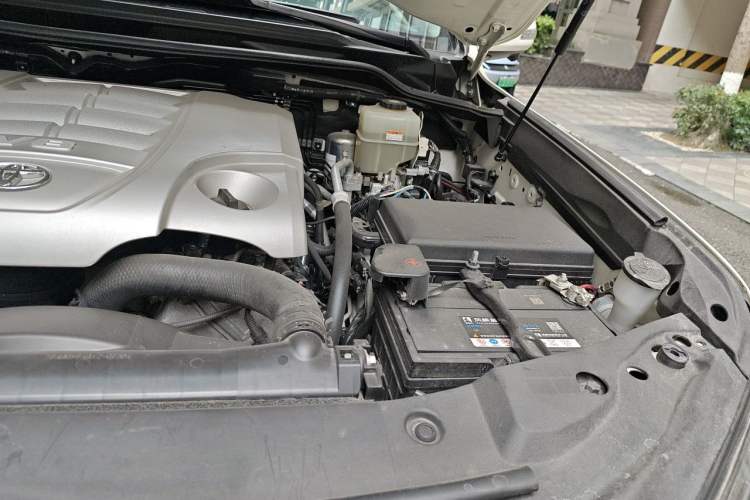 Used Toyota Land Cruiser  Engine Bay Left
