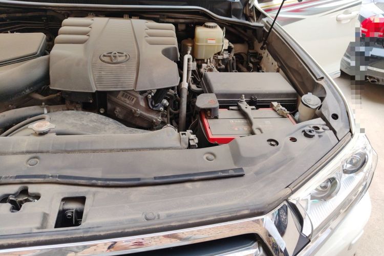 Used Toyota Land Cruiser  Engine Bay Left