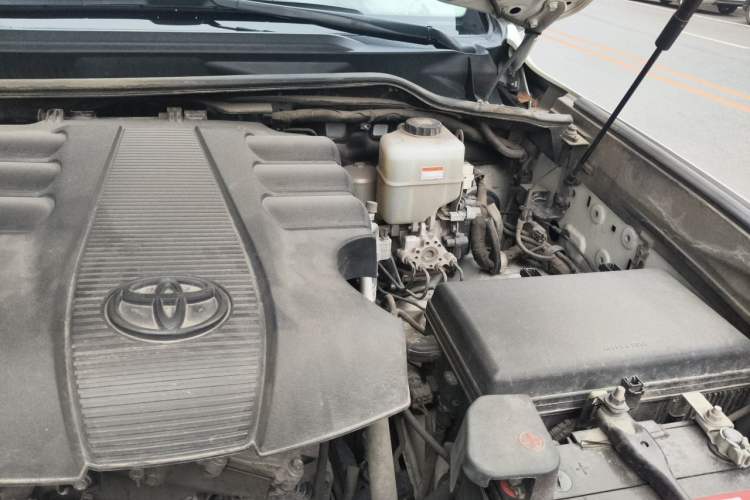 Used Toyota Land Cruiser  Engine Bay Left
