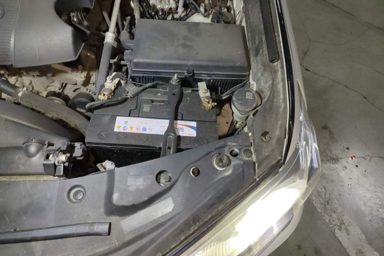 Used Toyota Land Cruiser 2019 4.0L 7-Seater Automatic Transmission Middle East Version Engine Bay Left