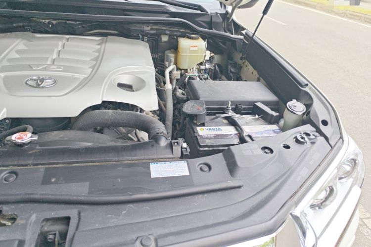 Used Toyota Land Cruiser  Engine Bay Left