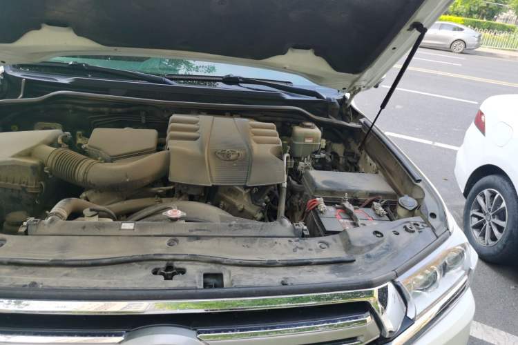 Used Toyota Land Cruiser 2019 4.0L GX-R 7 Seats Parallel Import Engine Bay Left