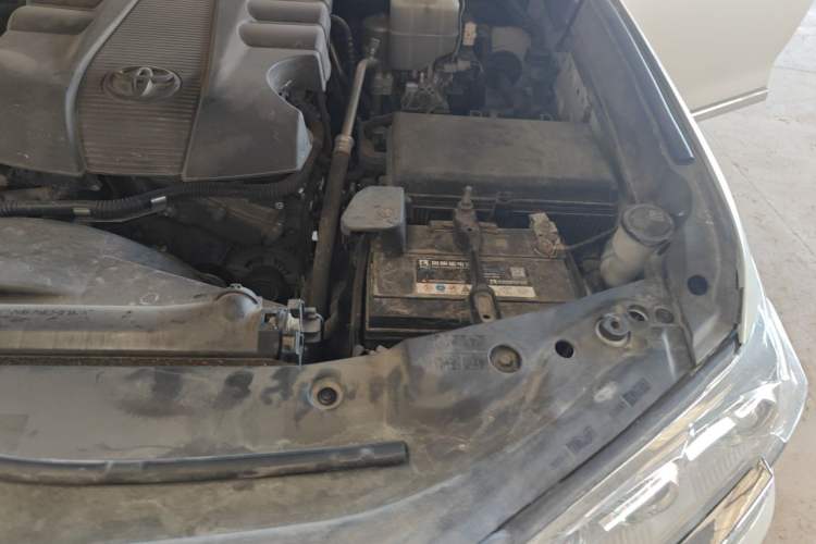 Used Toyota Land Cruiser  Engine Bay Left