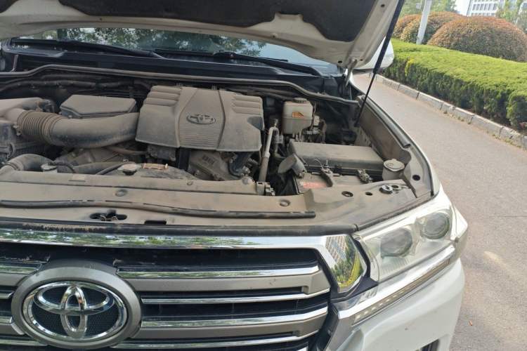 Used Toyota Land Cruiser  Engine Bay Left