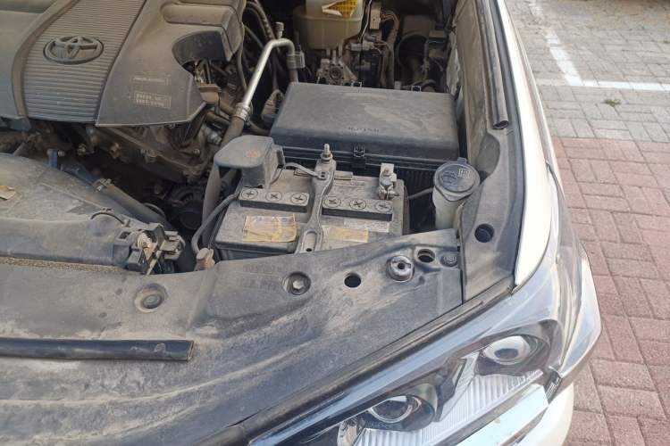 Used Toyota Land Cruiser  Engine Bay Left