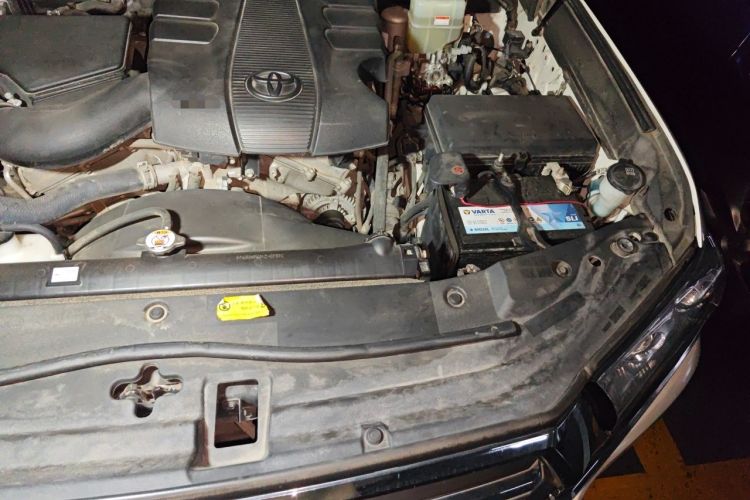 Used Toyota Land Cruiser 2019 4.0L GX-R 5-Seater Parallel Import Engine Bay Left
