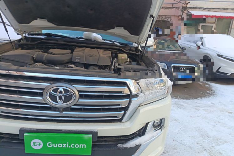 Used Toyota Land Cruiser 2019 4.0L Iron Wheels Refrigerator with Electric Base Basic Version—Middle East Engine Bay Left