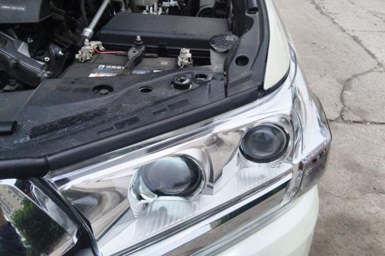 Used Toyota Land Cruiser  Engine Bay Left