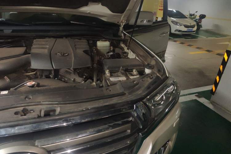 Used Toyota Land Cruiser  Engine Bay Left