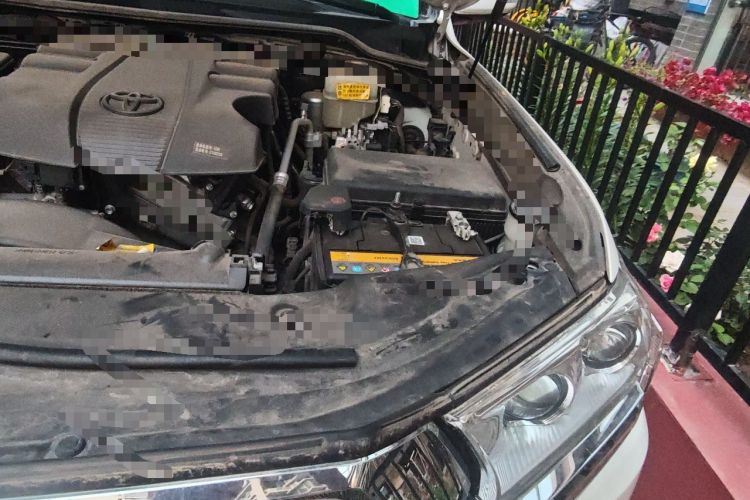 Used Toyota Land Cruiser  Engine Bay Left