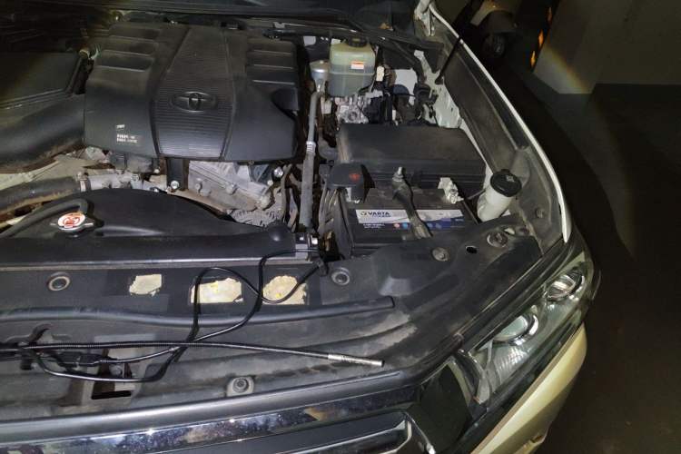 Used Toyota Land Cruiser 2019 4.0L 7-Seater Automatic Transmission Middle East Version Engine Bay Left