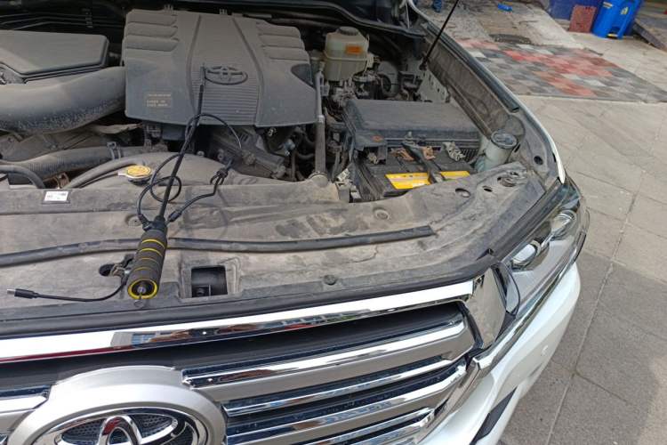 Used Toyota Land Cruiser  Engine Bay Left