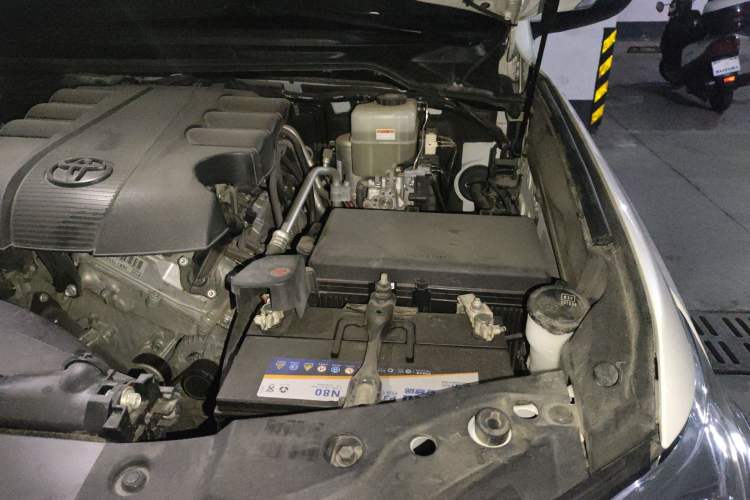 Used Toyota Land Cruiser 2019 4.0L 7-Seater Automatic Transmission Middle East Version Engine Bay Left