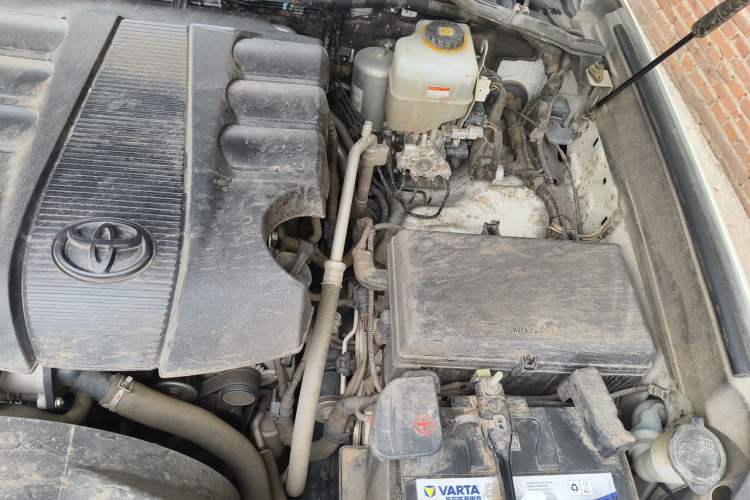 Used Toyota Land Cruiser  Engine Bay Left