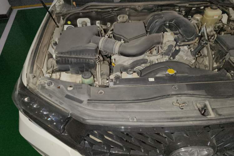 Used Toyota Land Cruiser 2019 4.0L GX-R 5-Seater Parallel Import Engine Bay Right