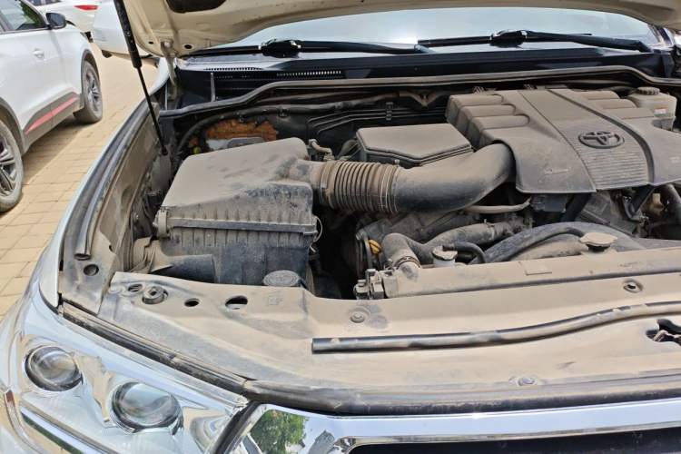 Used Toyota Land Cruiser 2019 4.0L VX-R Lowered Suspension Middle East Engine Bay Right