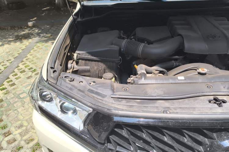 Used Toyota Land Cruiser  Engine Bay Right
