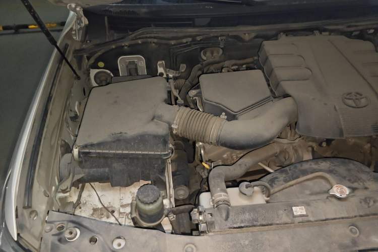 Used Toyota Land Cruiser 2019 4.0L GX-R 5-Seater Parallel Import Engine Bay Right