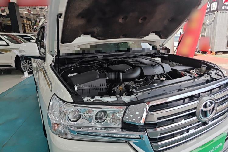 Used Toyota Land Cruiser  Engine Bay Right
