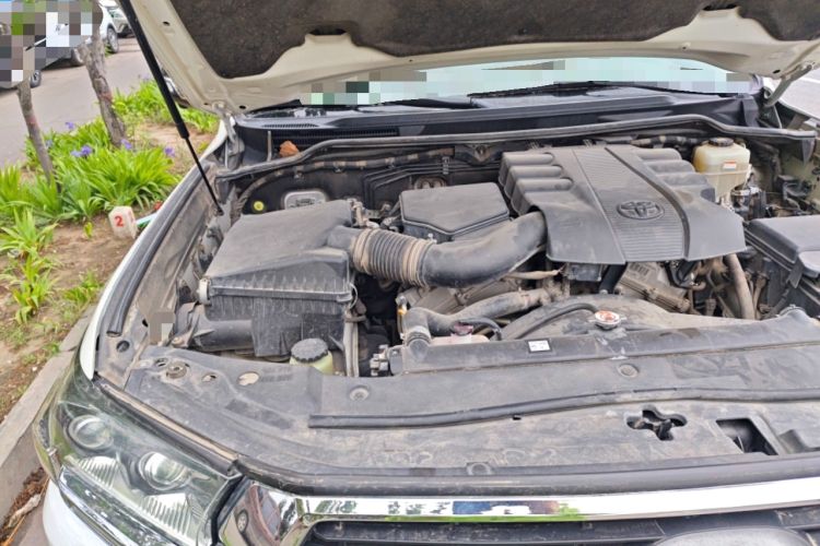 Used Toyota Land Cruiser  Engine Bay Right