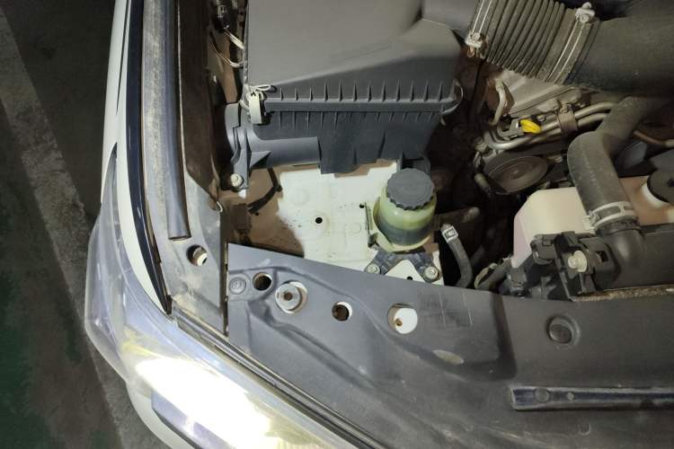 Used Toyota Land Cruiser 2019 4.0L 7-Seater Automatic Transmission Middle East Version Engine Bay Right
