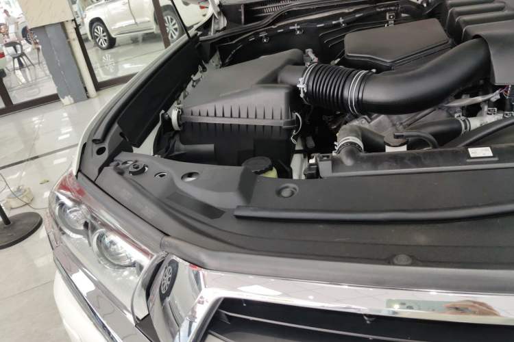 Used Toyota Land Cruiser  Engine Bay Right