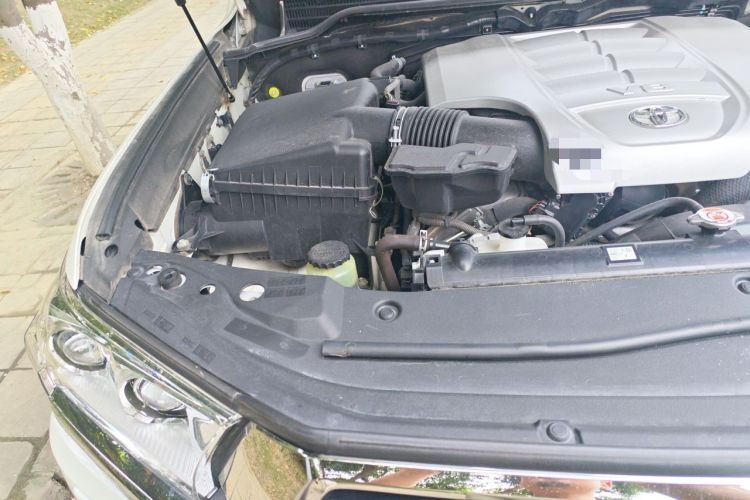 Used Toyota Land Cruiser  Engine Bay Right
