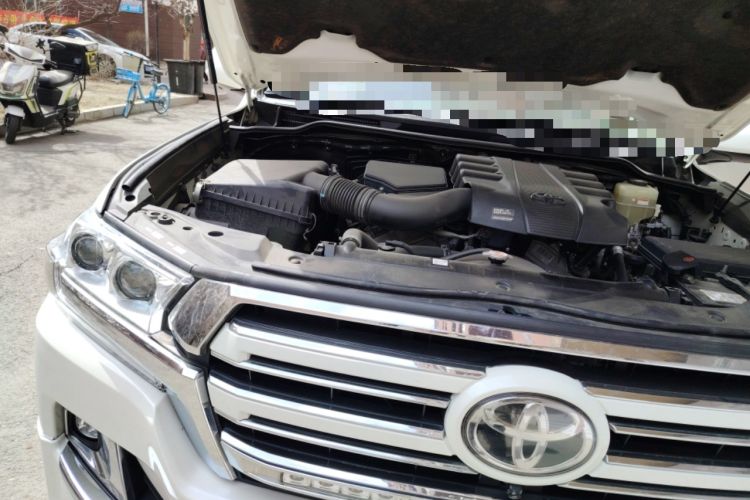 Used Toyota Land Cruiser  Engine Bay Right