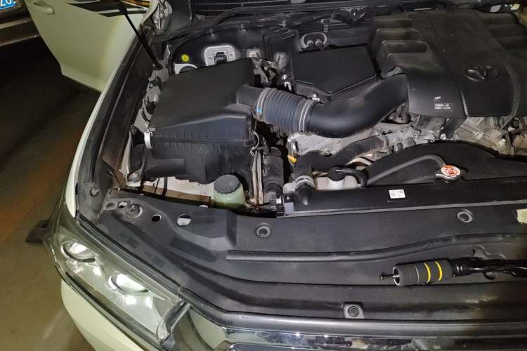 Used Toyota Land Cruiser 2019 4.0L 7-Seater Automatic Transmission Middle East Version Engine Bay Right