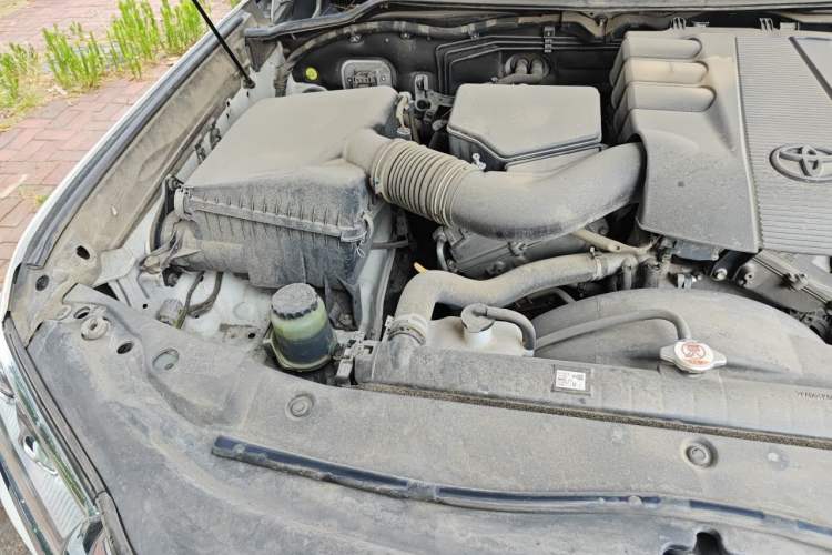 Used Toyota Land Cruiser  Engine Bay Right