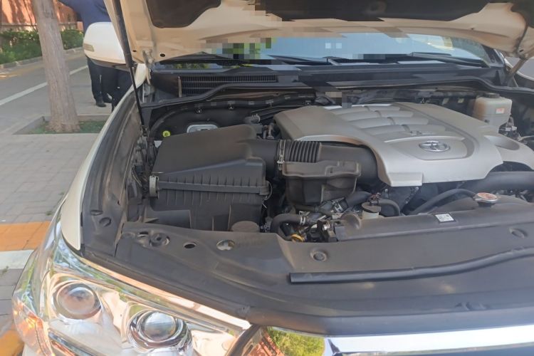Used Toyota Land Cruiser  Engine Bay Right