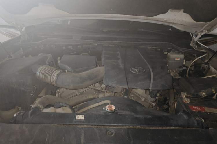 Used Toyota Land Cruiser  Engine Bay