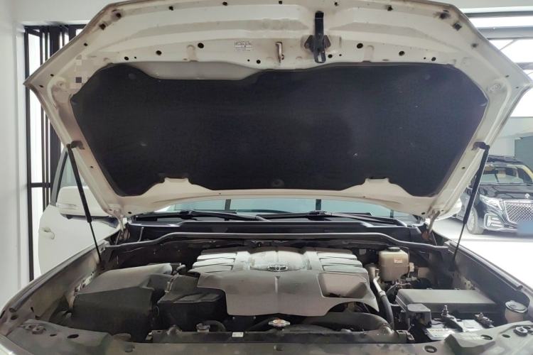 Used Toyota Land Cruiser 2019 4.6L GX-R Middle East Version Engine Bay