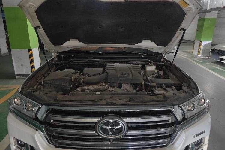 Used Toyota Land Cruiser 2019 4.0L 7-Seater Automatic Transmission Middle East Version Engine Bay