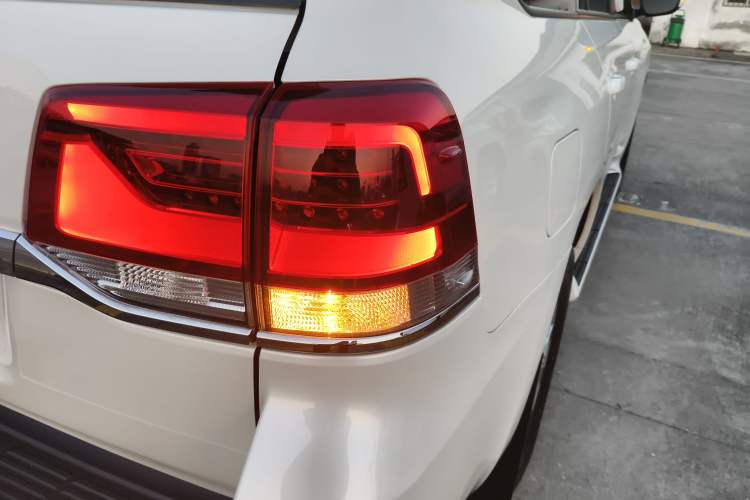 Used Toyota Land Cruiser 2019 4.0L GX-R 5-Seater Parallel Import Exterior 1